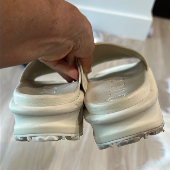 Gucci Slides - Picture 4 of 5